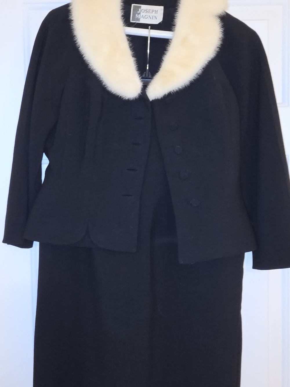 Women's Black Wool Coat And Skirt Set with Cream Fur Collar, Vintage 1940s